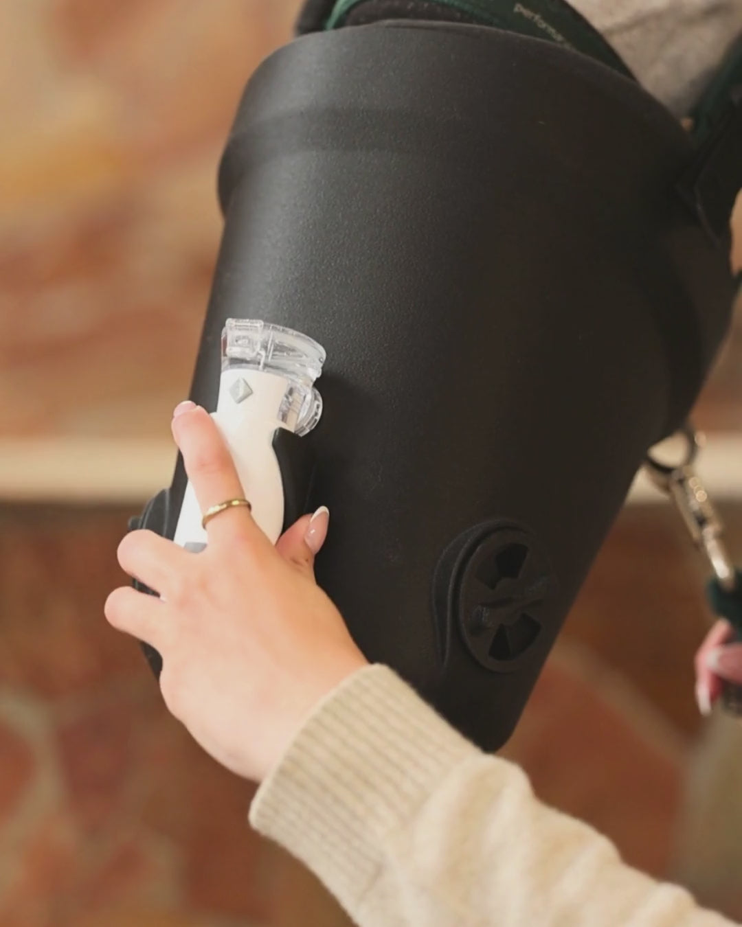 Video zur Nutzung und Inhalationstechnologie der EquiBuddy Inhalationsmaske