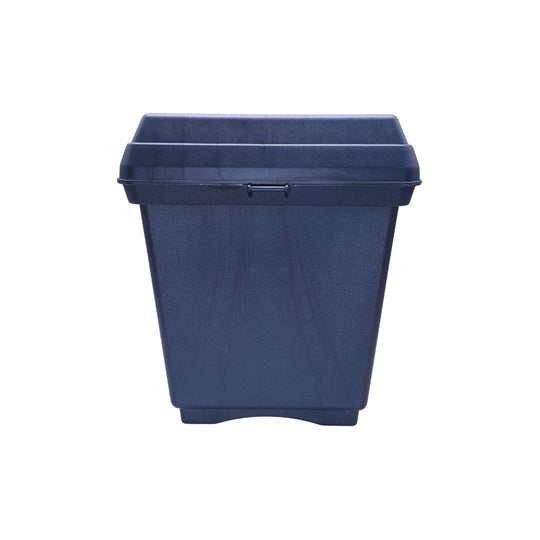Seitenansicht der EquiBuddy Transportkiste, zeigt das Profil und den Tragegriff der Aufbewahrungsbox.
